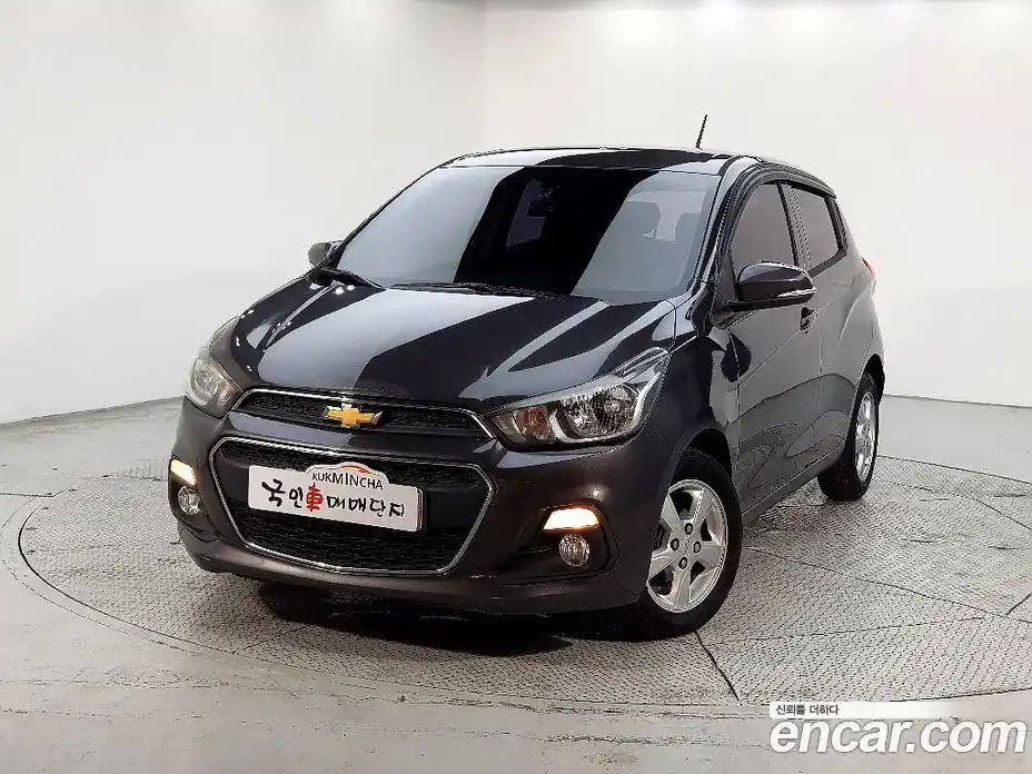 Chevrolet Spark 2016 1.0 гидро в Москве, фото 1