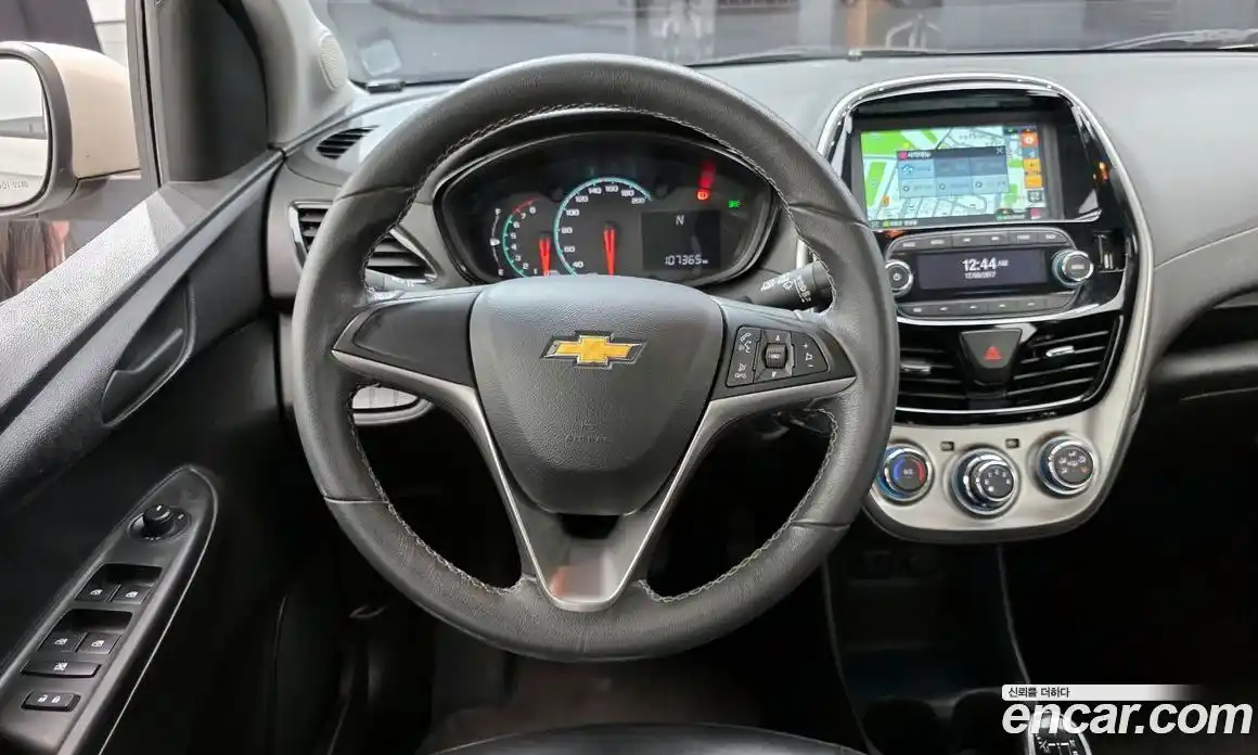 Chevrolet Spark 2016 1.0 гидро в Москве, фото 13