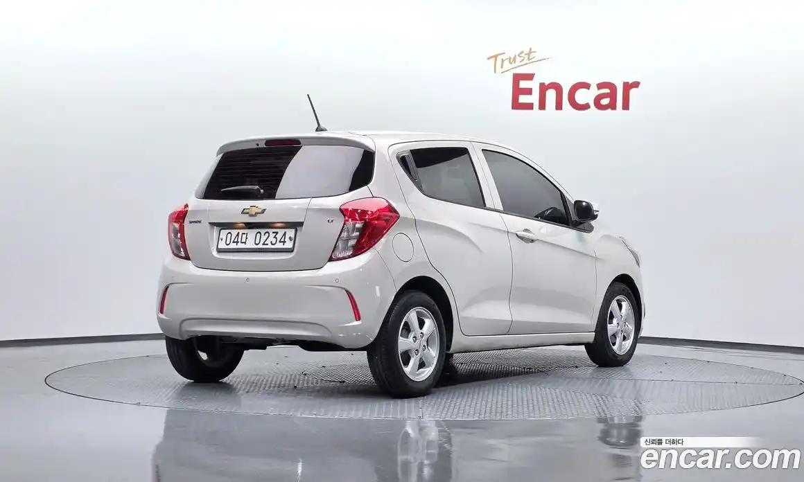 Chevrolet Spark 2016 1.0 гидро в Москве, фото 2