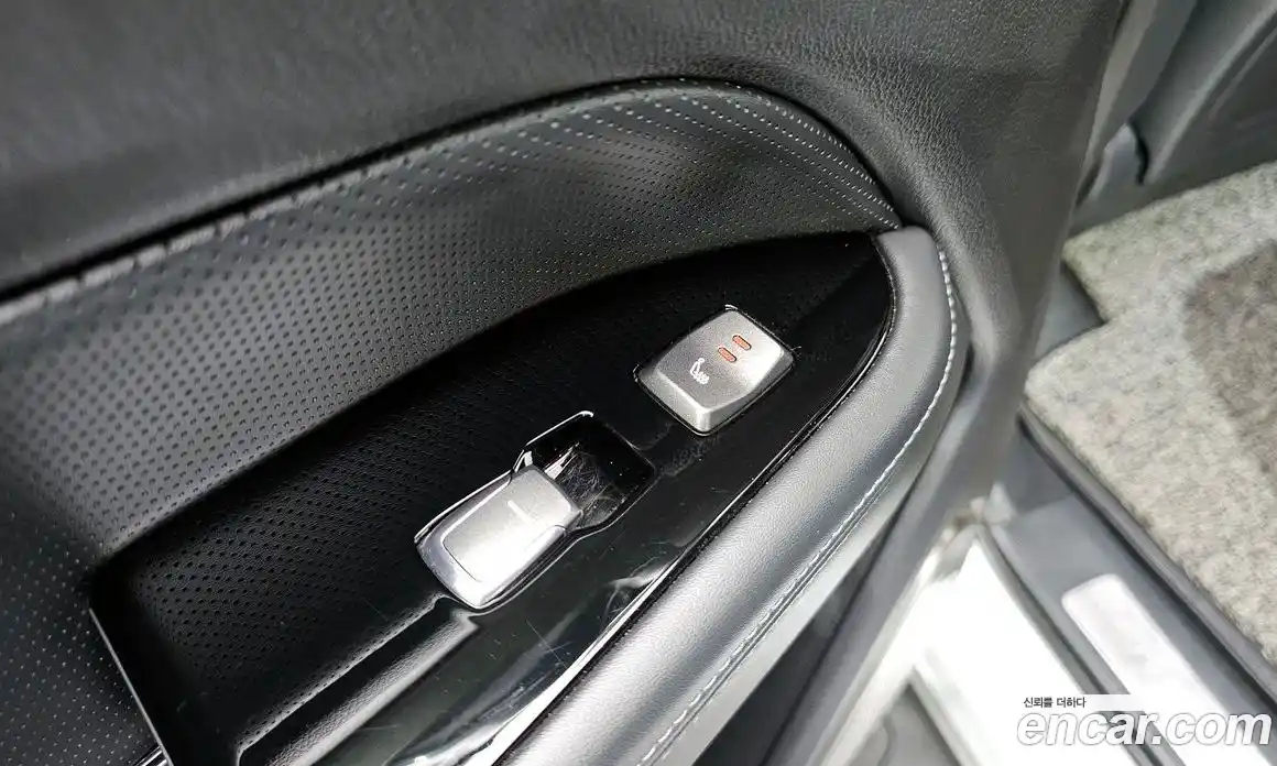 SsangYong Rexton 2018 2.2 Автомат в Москве № 1237792, фото 19