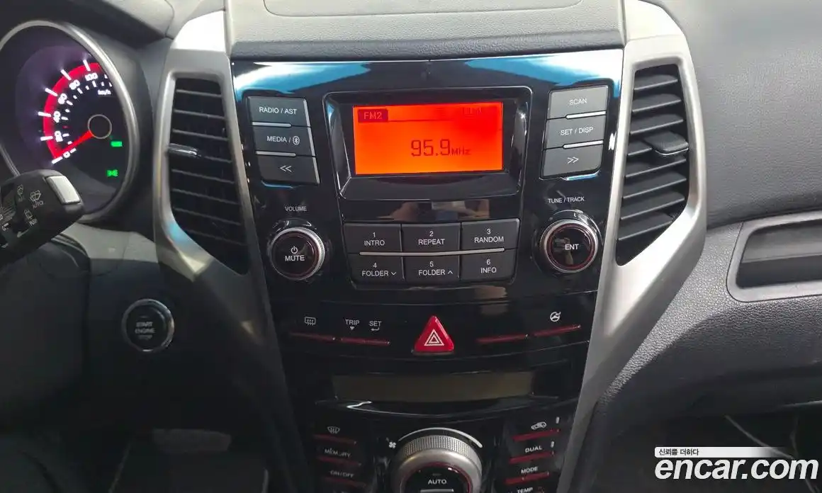 SsangYong TIBOLI 2015 1.6 гидро в Москве № 1237858, фото 14