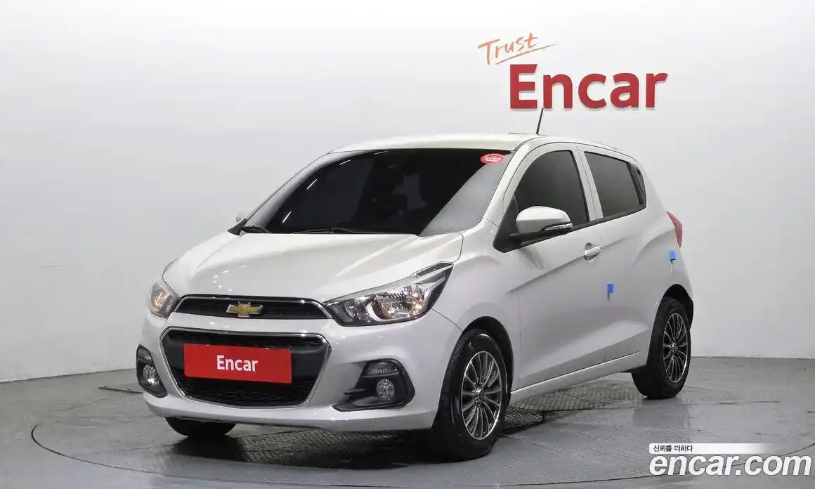 Chevrolet Spark 2016 1.0 гидро в Москве, фото 1