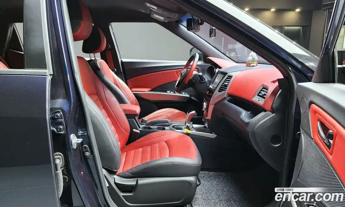 SsangYong TIBOLI 2015 1.6 Автомат в Москве № 1242127, фото 10