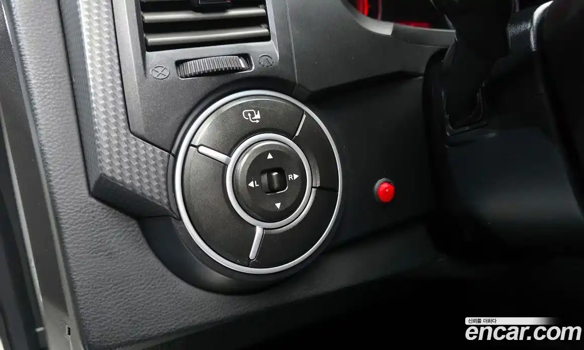 SsangYong Korando 2015 2.0 Автомат в Москве № 1242152, фото 18