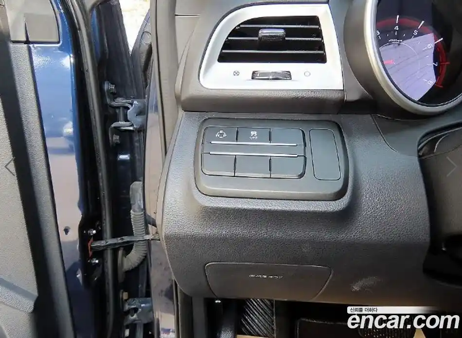 SsangYong TIBOLI 2015 1.6 Автомат в Москве № 1242224, фото 12