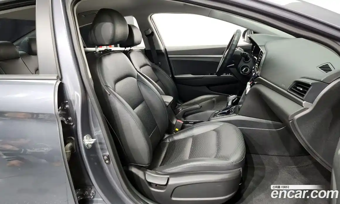 Hyundai Avante 2018 1.6 гидро в Москве № 112292, фото 11