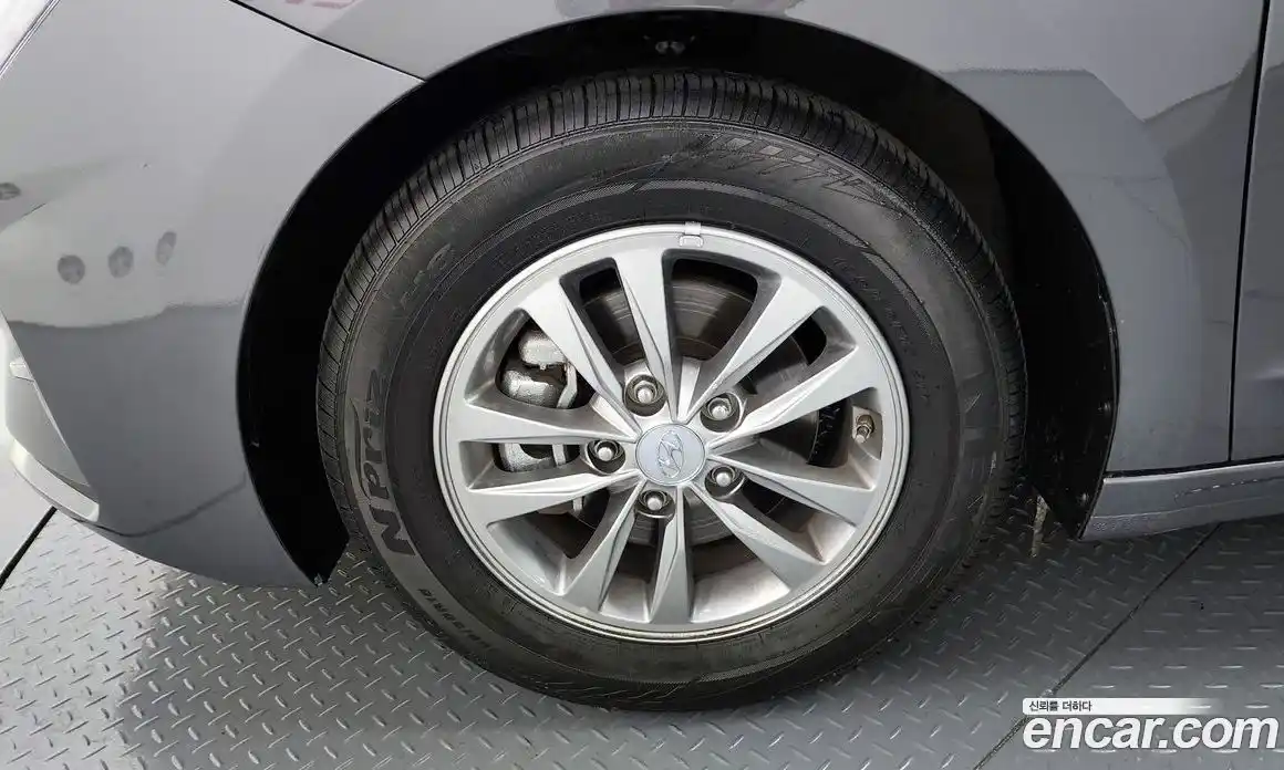 Hyundai Avante 2018 1.6 гидро в Москве № 112292, фото 5