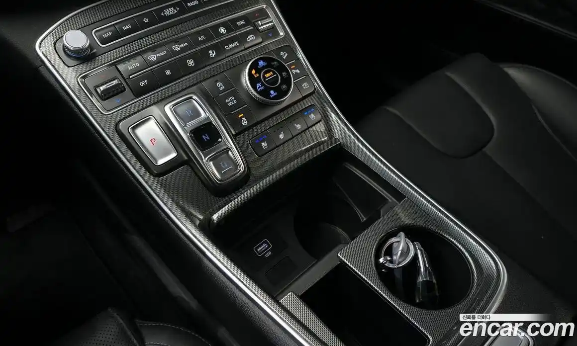Hyundai Santa Fe 2023 2.5 гидро в Москве № 1244460, фото 9