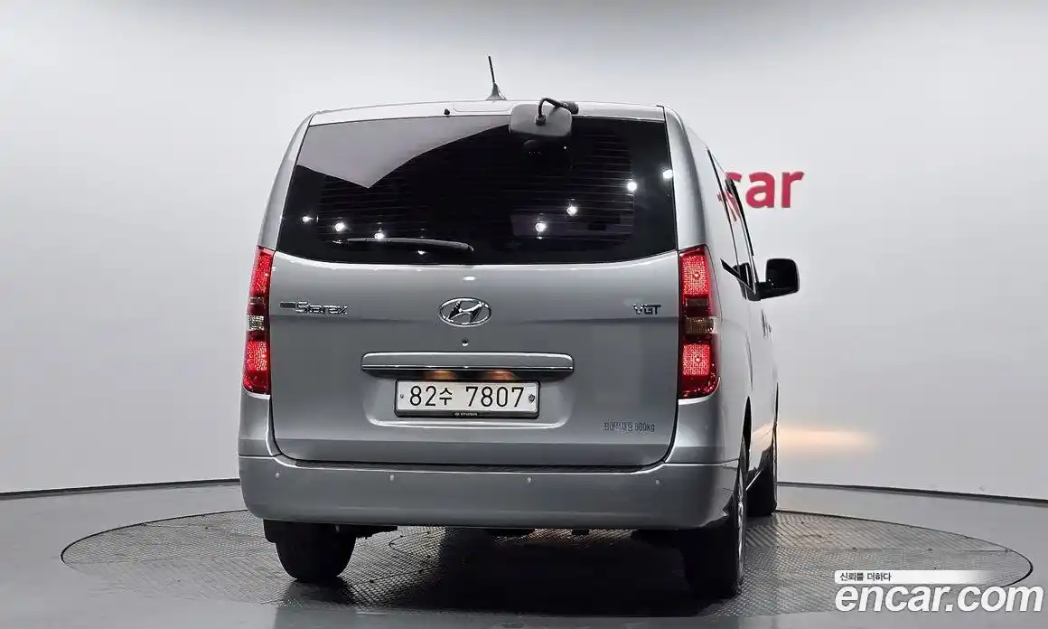 Hyundai Starex 2016 2.5 Автомат в Москве № 1244609, фото 3