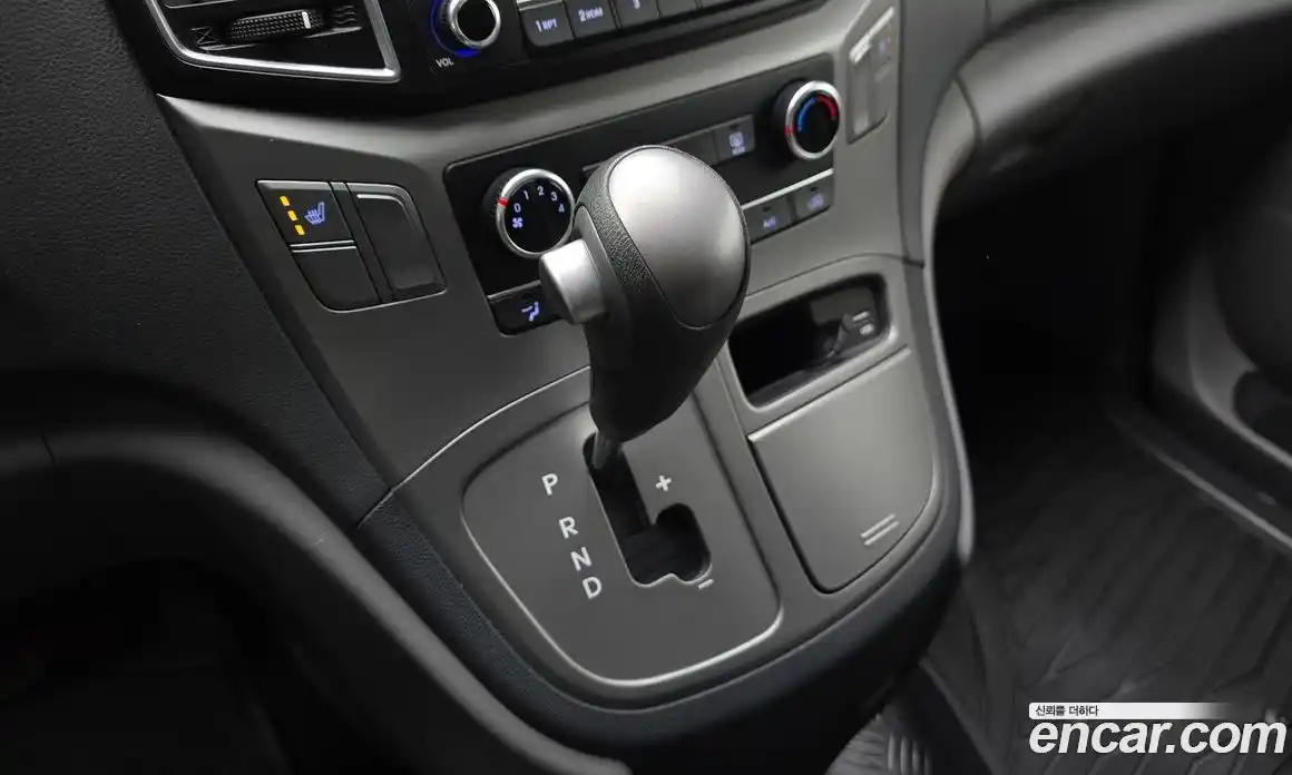 Hyundai Starex 2016 2.5 Автомат в Москве № 1244609, фото 8