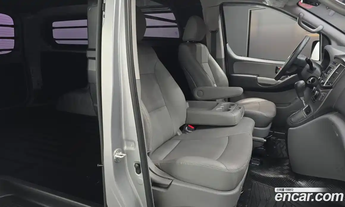 Hyundai Starex 2016 2.5 Автомат в Москве № 1244609, фото 9