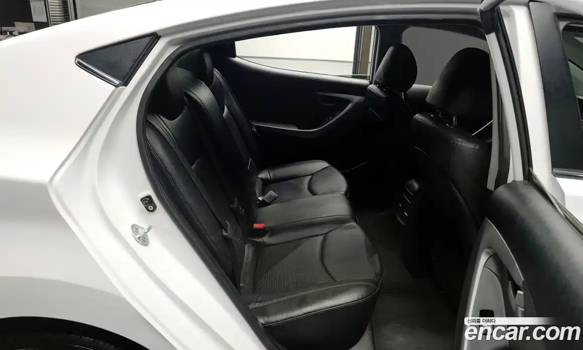 Hyundai Avante 2014 1.6 гидро в Москве № 1244742, фото 11