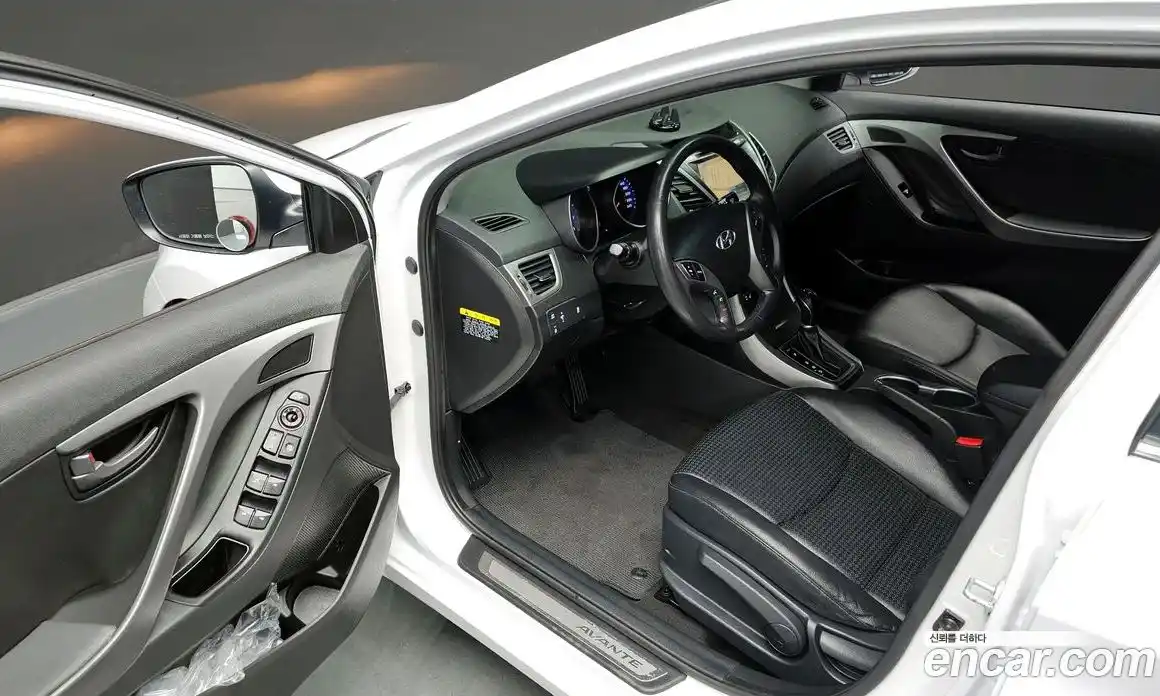 Hyundai Avante 2014 1.6 гидро в Москве № 1244742, фото 12