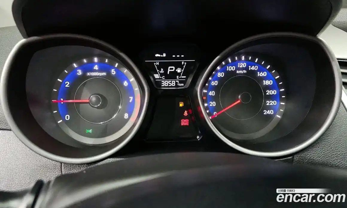 Hyundai Avante 2014 1.6 гидро в Москве № 1244742, фото 8