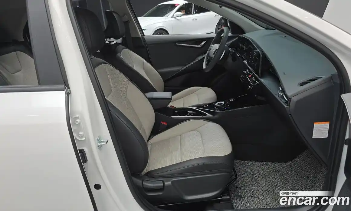 Kia Niro 2025 1.6 гидро в Москве № 1244833, фото 11