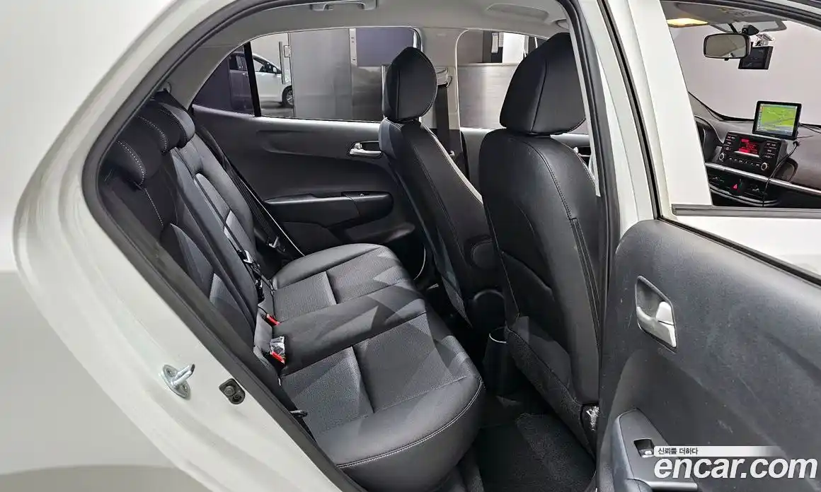 Kia Morning 2022 1.0 Автомат в Москве № 1244897, фото 11