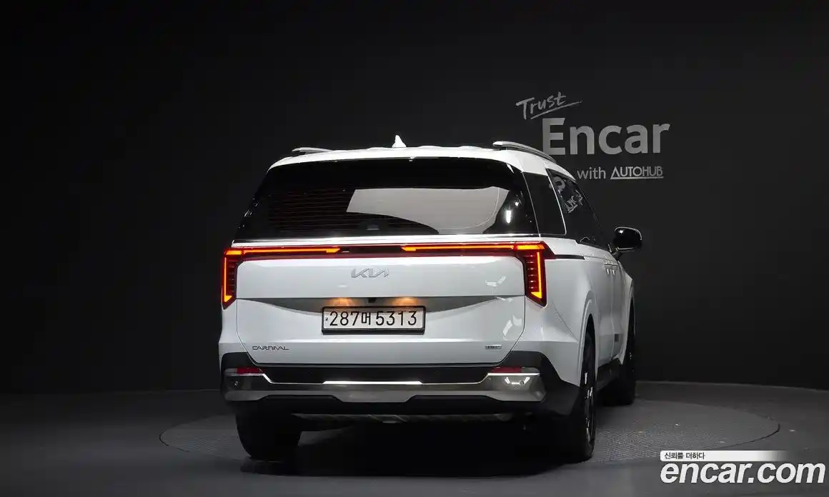 Kia Canival 2024 1.6 Автомат в Москве № 1244978, фото 4