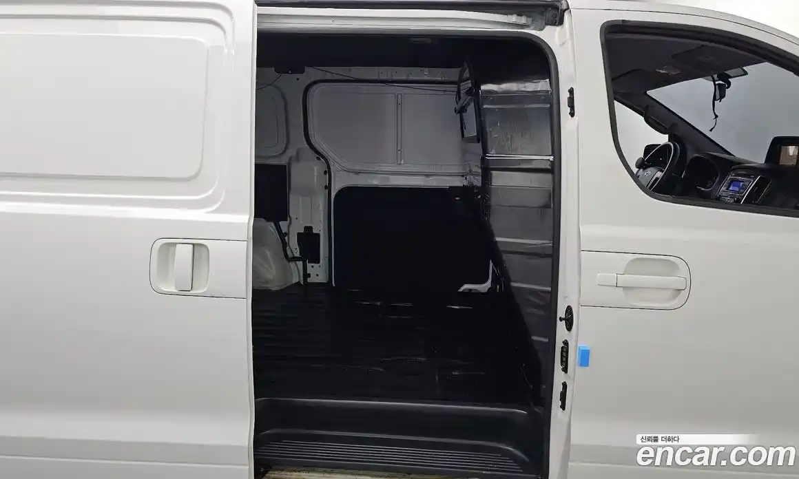 Hyundai Starex 2021 2.5 гидро в Москве № 126940, фото 13