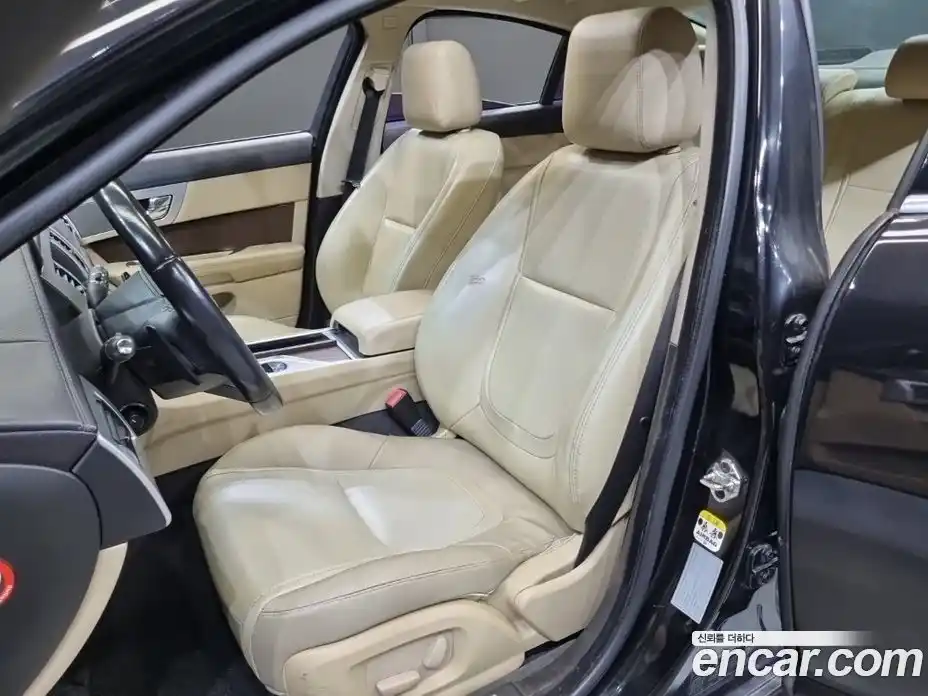 Jaguar XF 2013 2.2 гидро в Москве № 283956, фото 12