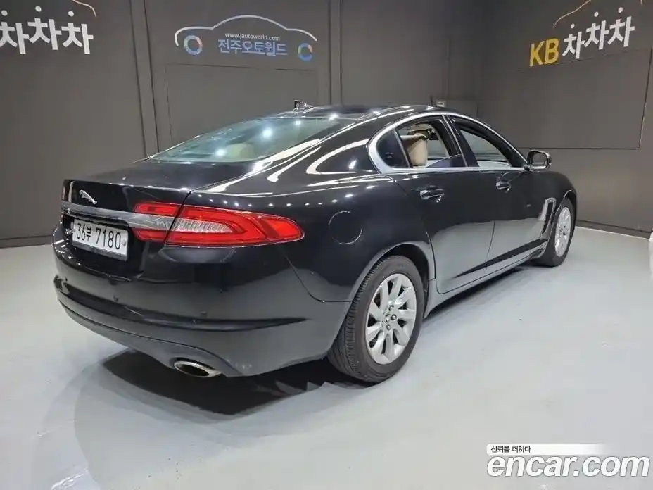 Jaguar XF 2013 2.2 гидро в Москве № 283956, фото 19