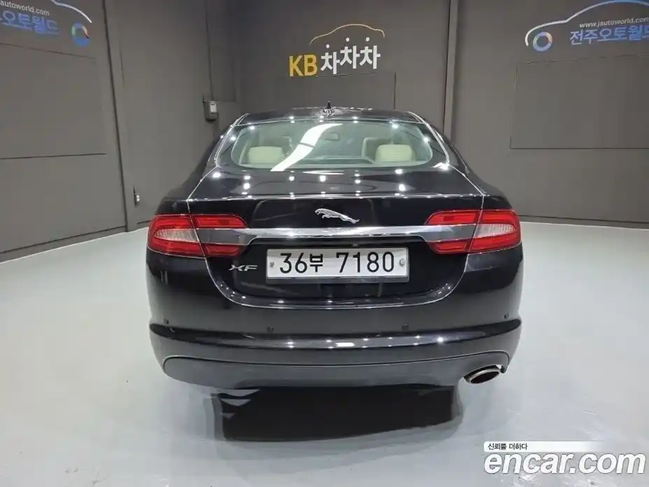 Jaguar XF 2013 2.2 гидро в Москве № 283956, фото 4