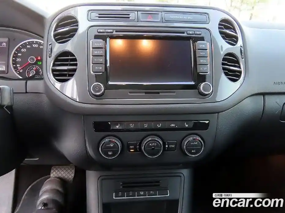 Volkswagen Tiguan 2016 2.0 гидро в Москве № 1198408, фото 13