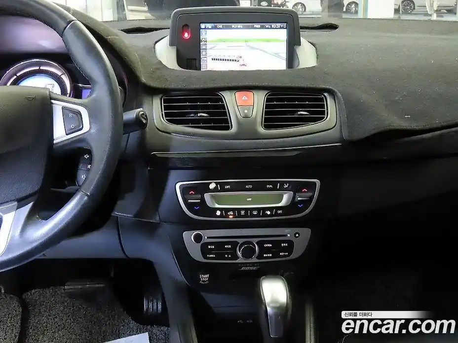 Renault SM3 2014 1.6 гидро в Москве № 1244777, фото 11