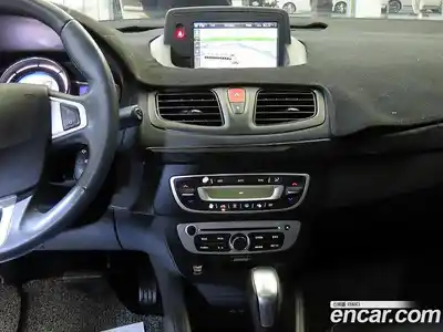Renault SM3 2014 1.6 гидро в Москве № 1244777, миниатюра 11
