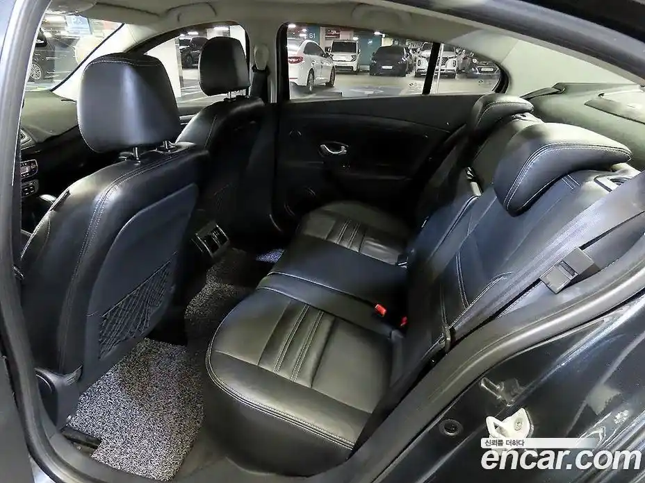 Renault SM3 2014 1.6 гидро в Москве № 1244777, фото 7
