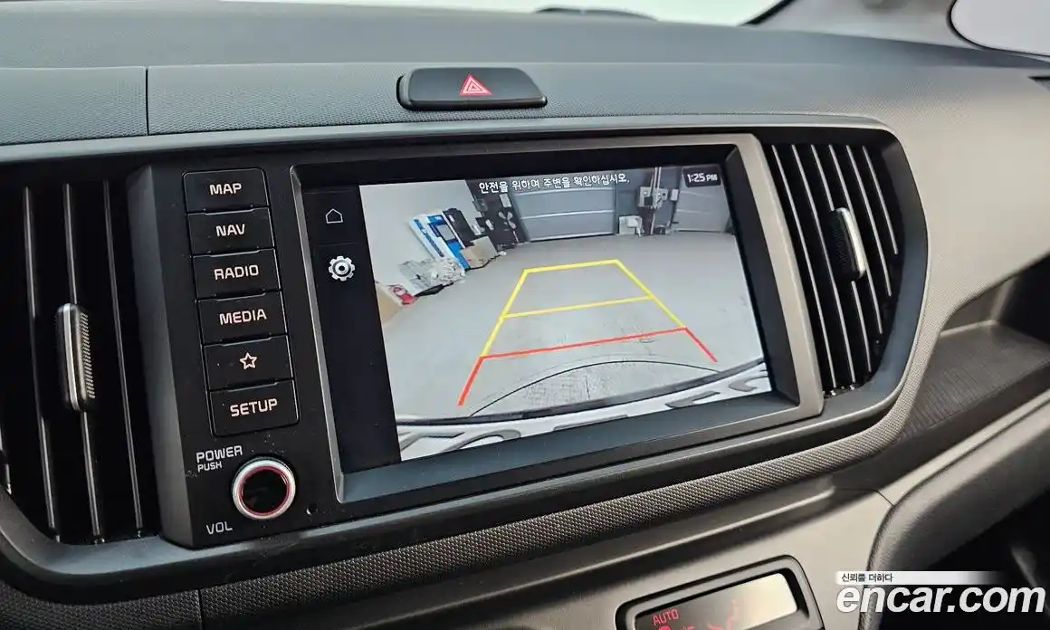 Kia Ray 2023 1.0 Автомат в Москве № 1245079, фото 17