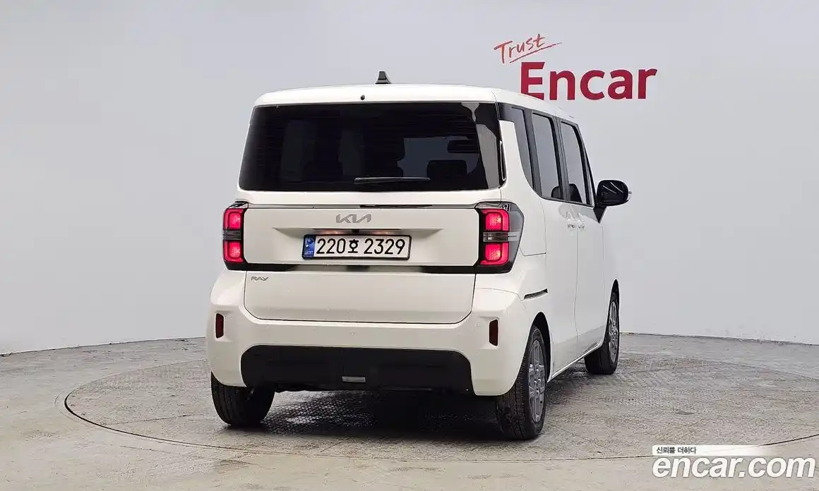 Kia Ray 2023 1.0 Автомат в Москве № 1245079, фото 4