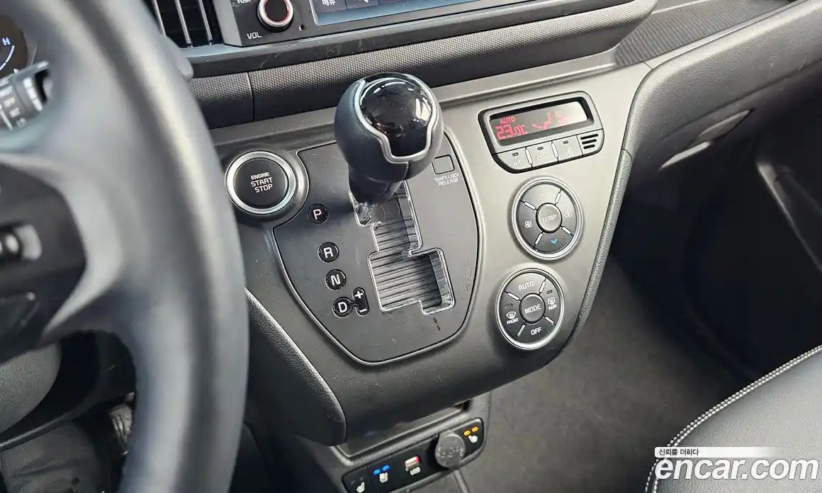 Kia Ray 2023 1.0 Автомат в Москве № 1245079, фото 9