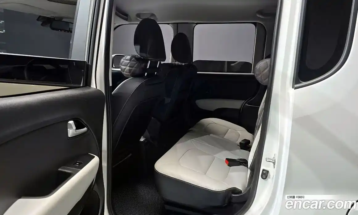 Kia Ray 2023 1.0 Автомат в Москве № 1245193, фото 11