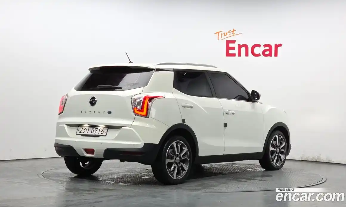 SsangYong TIBOLI 2015 1.6 Автомат в Москве № 1246200, фото 2