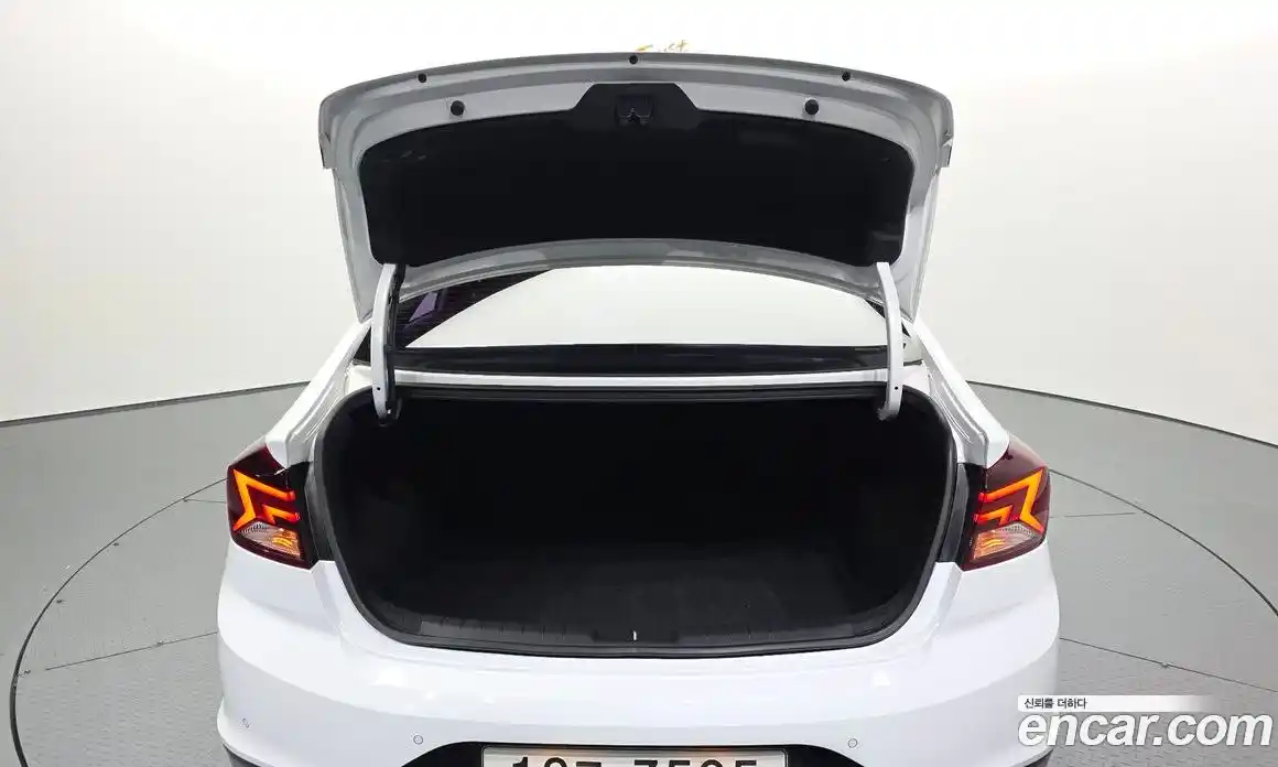 Hyundai Avante 2018 1.6 гидро в Москве № 1247918, фото 20