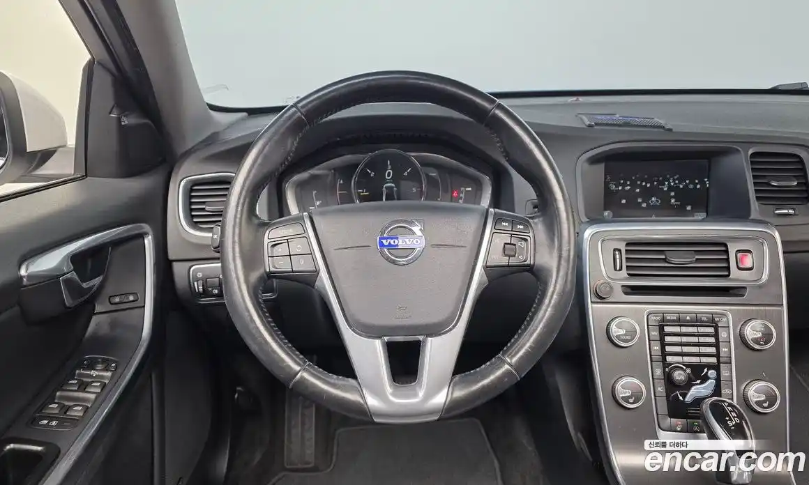 Volvo S60 2015 2.0 гидро в Москве № 1250075, фото 13