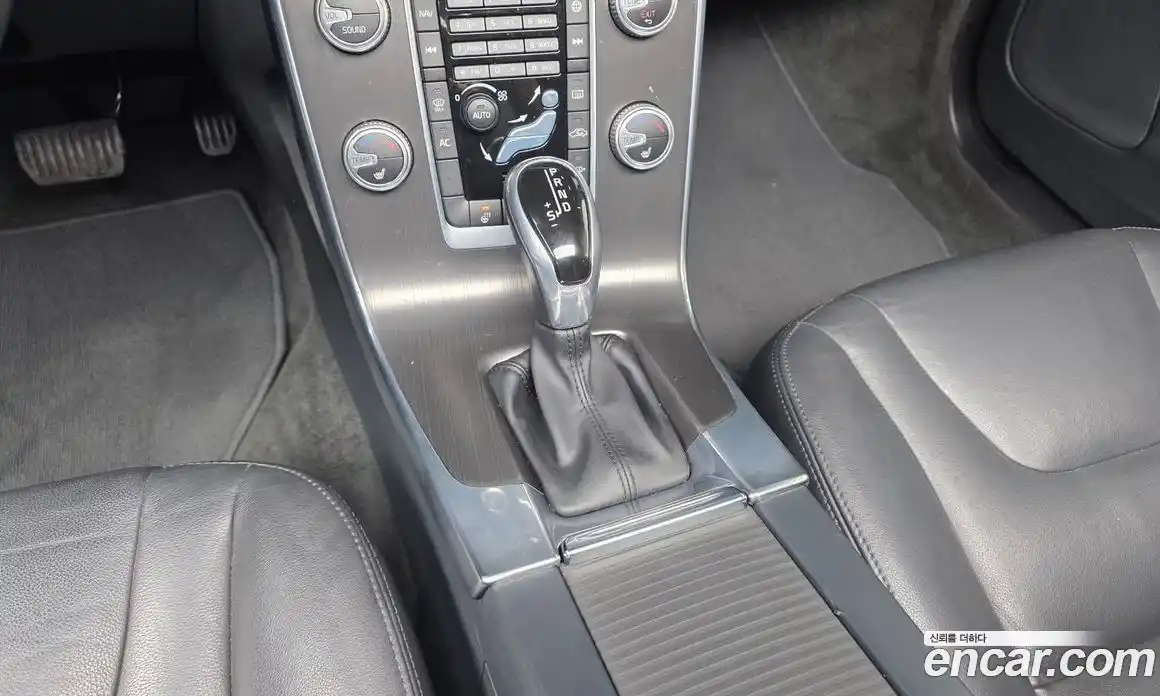 Volvo S60 2015 2.0 гидро в Москве № 1250075, фото 9