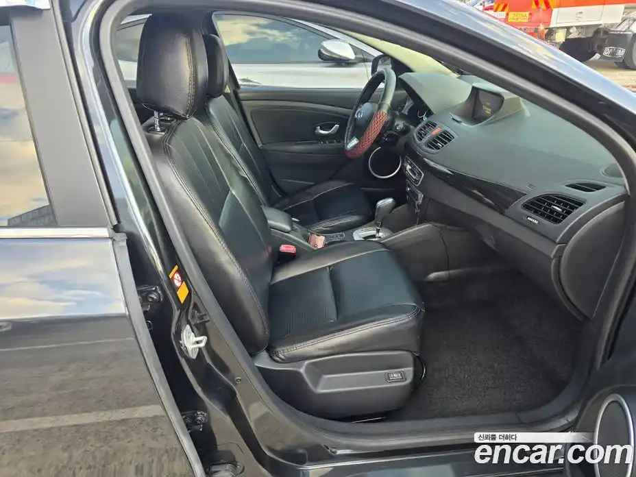 Renault SM3 2014 1.6 гидро в Москве № 1250512, фото 15