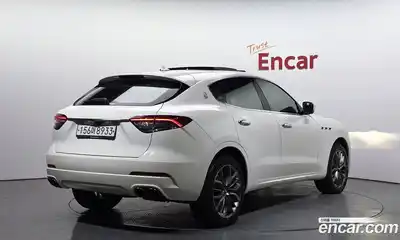 Maserati Levante 2019 3.0 гидро в Москве № 1253263, миниатюра 2