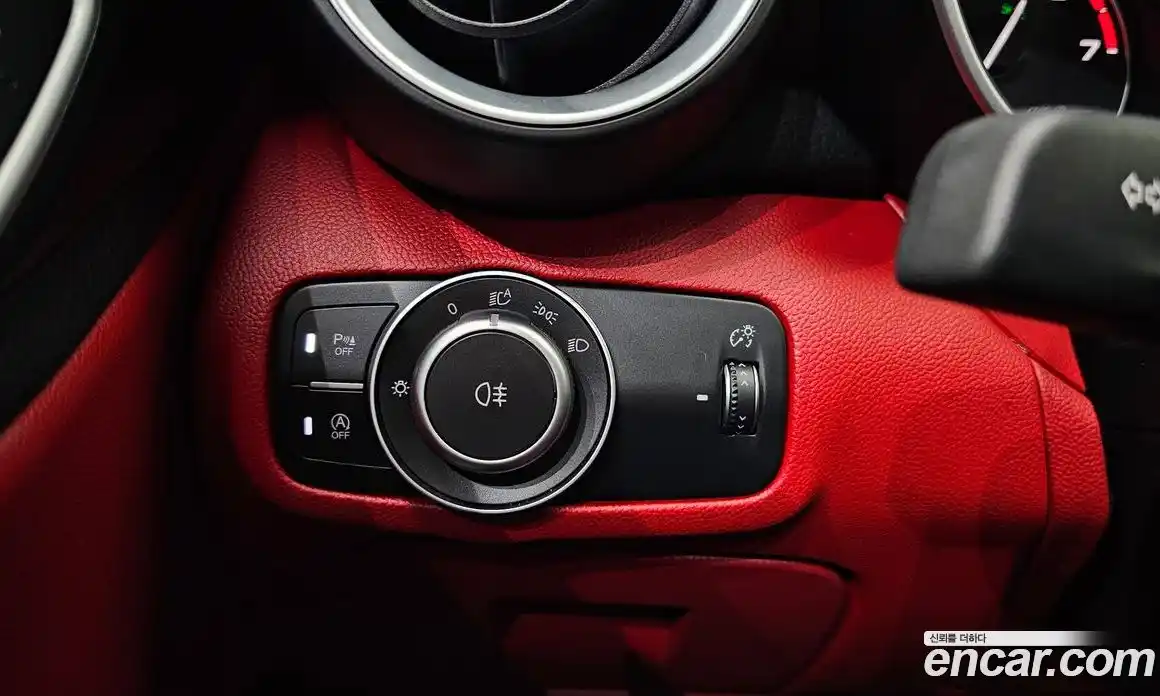 Alfa Romeo Giulia 2017 2.0 гидро в Москве № 1253829, фото 17