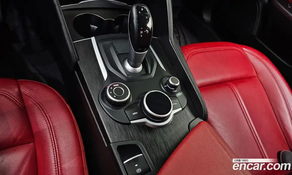 Alfa Romeo Giulia 2017 2.0 гидро в Москве № 1253829, фото 9