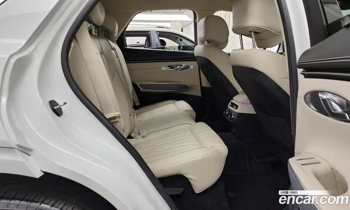 Genesis GV70 2021 2.5 Автомат в Москве № 1278320, фото 12