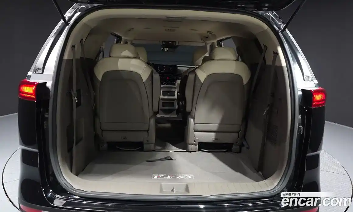 Kia Canival 2023 2.2 Автомат в Москве № 1278322, фото 19