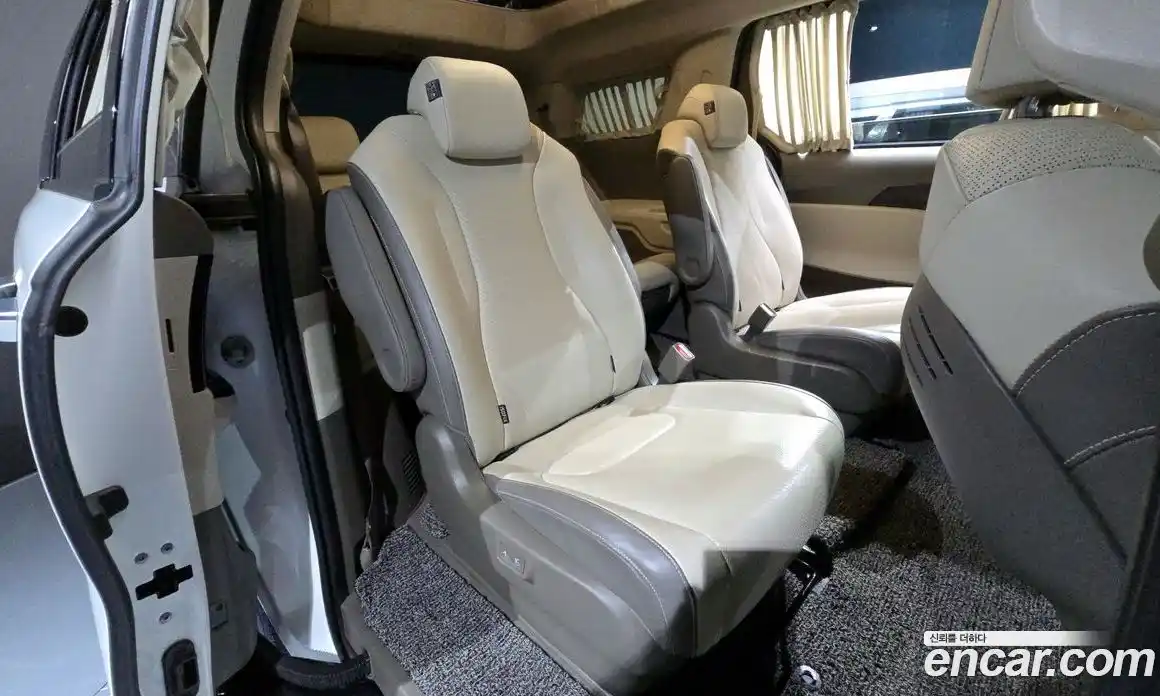 Kia Canival 2021 3.5 Автомат в Москве № 1279464, фото 12