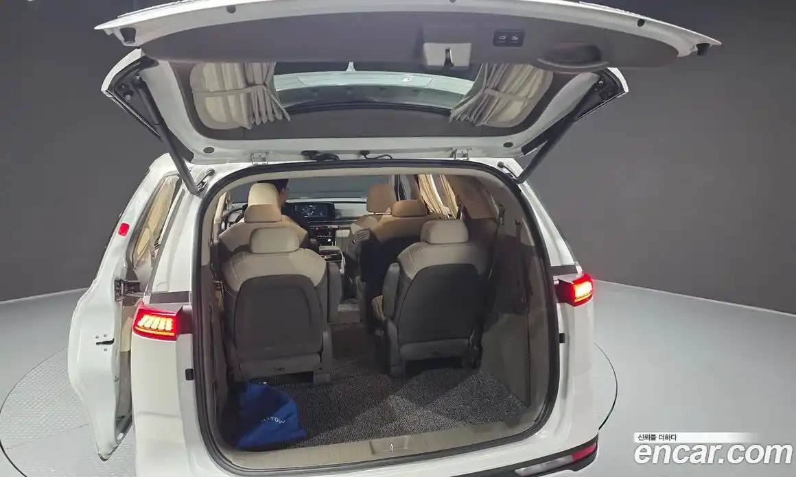 Kia Canival 2021 3.5 Автомат в Москве № 1279464, фото 20