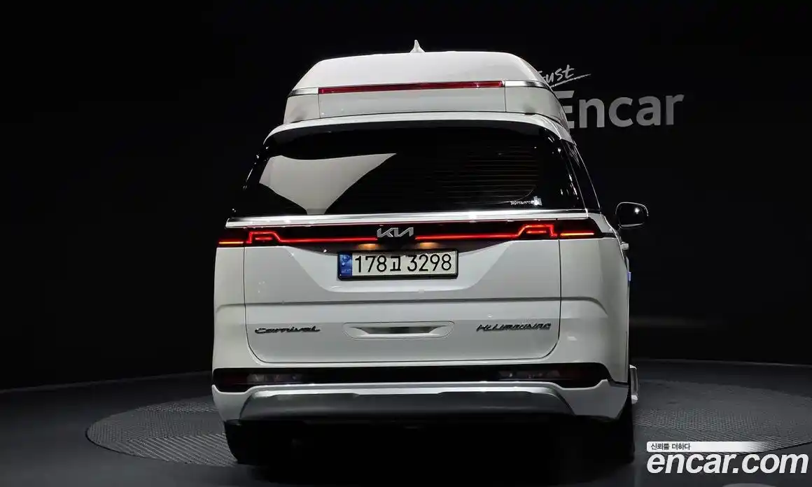 Kia Canival 2021 3.5 Автомат в Москве № 1279464, фото 4