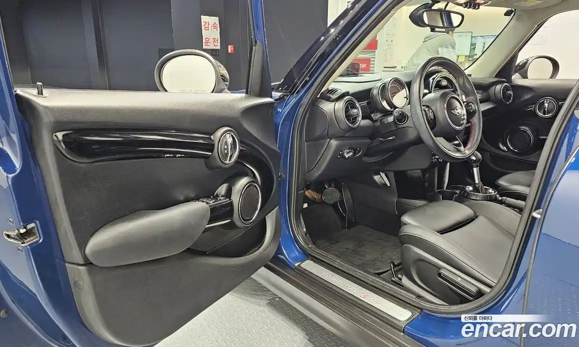 Mini Cooper 2017 2.0 гидро в Москве № 1280998, фото 11