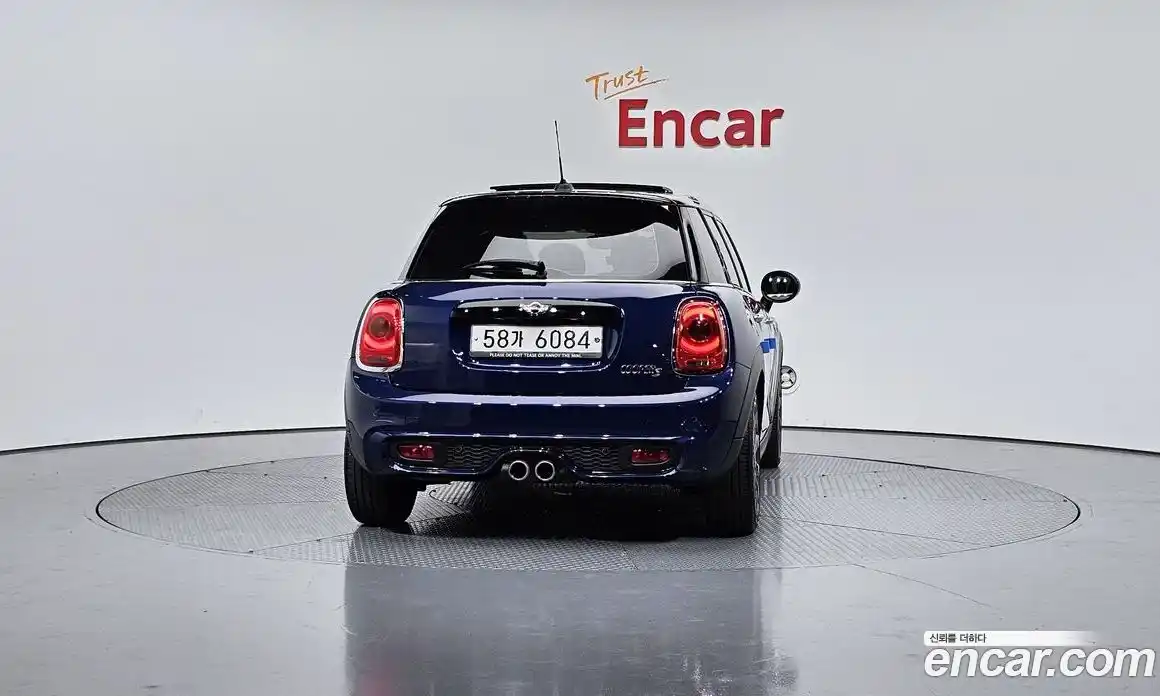 Mini Cooper 2017 2.0 гидро в Москве № 1280998, фото 4