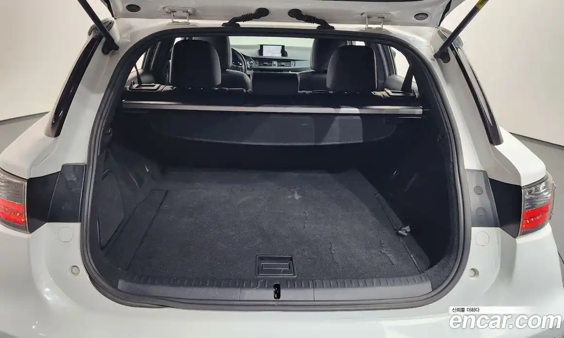 Lexus CT200h 2016 1.8 гидро в Москве № 1281397, фото 17