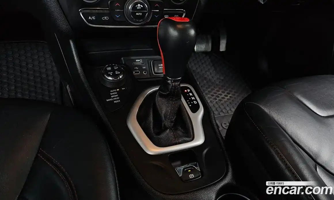 Jeep Cherokee 2014 3.2 гидро в Москве № 1282003, фото 9